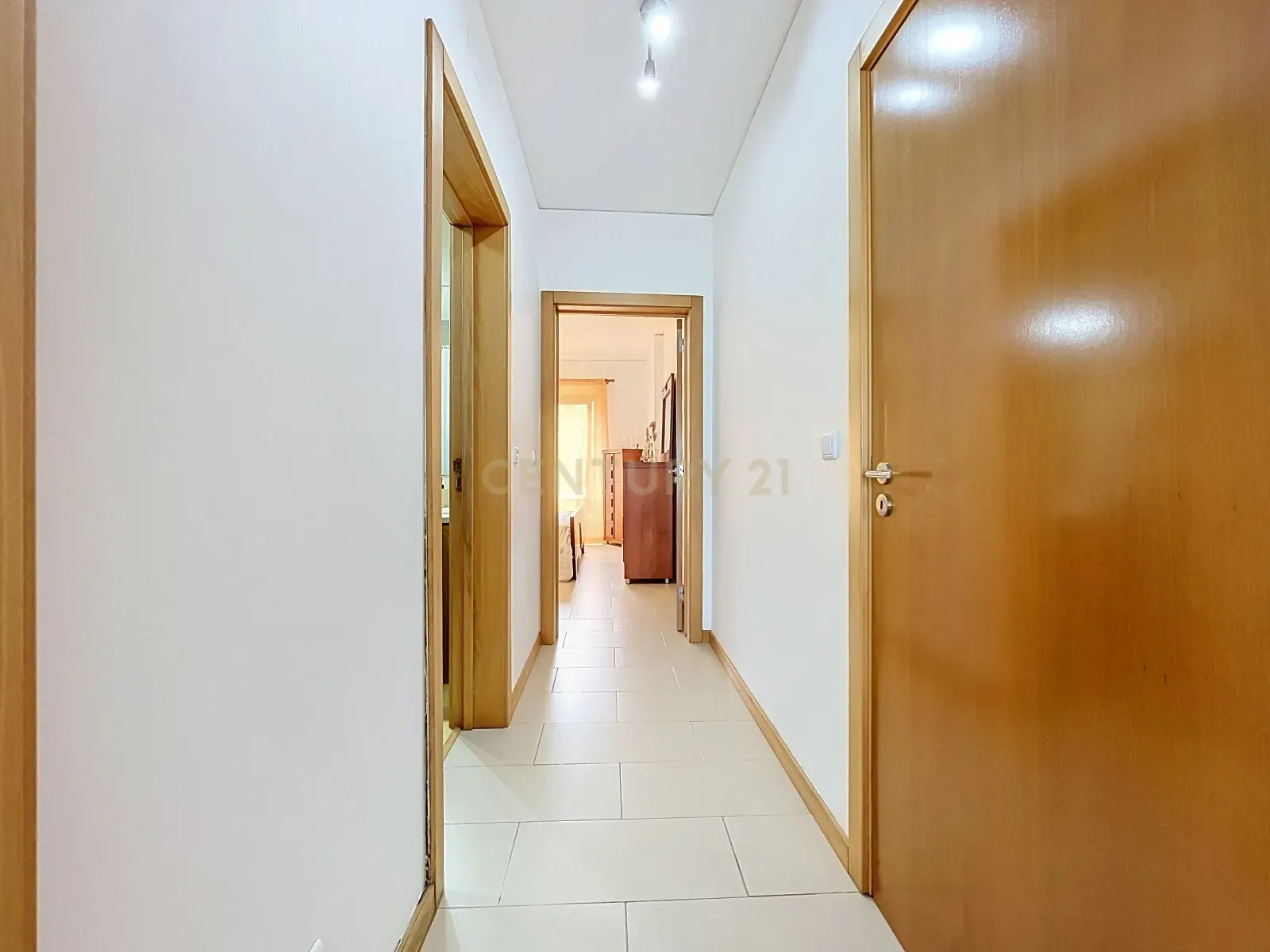 Fotografia 6 de Apartamento T2 com Varandas, Excelentes Áreas e Zona de Lazer Privativa — Santa Cruz, Lagoa