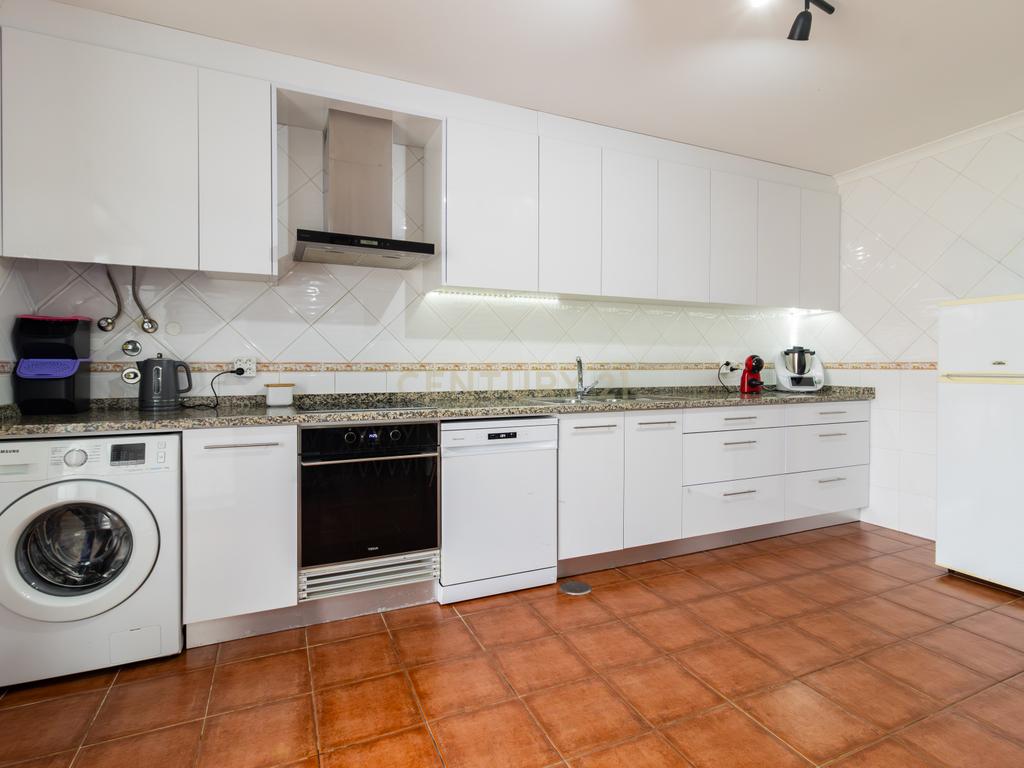 Excelente Moradia T4 - Image 8