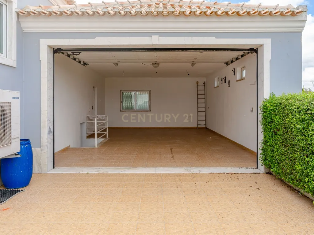 Moradia T4 com Piscina | 426 m² de Construção e Lote de 1.000 m² | Arruda dos Vinhos - Image 62