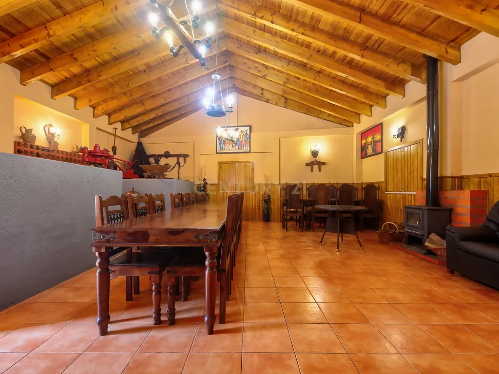 Propriedade T8 com Jardins, Lago e Potencial Alojamento - Localização Premium - Image 39