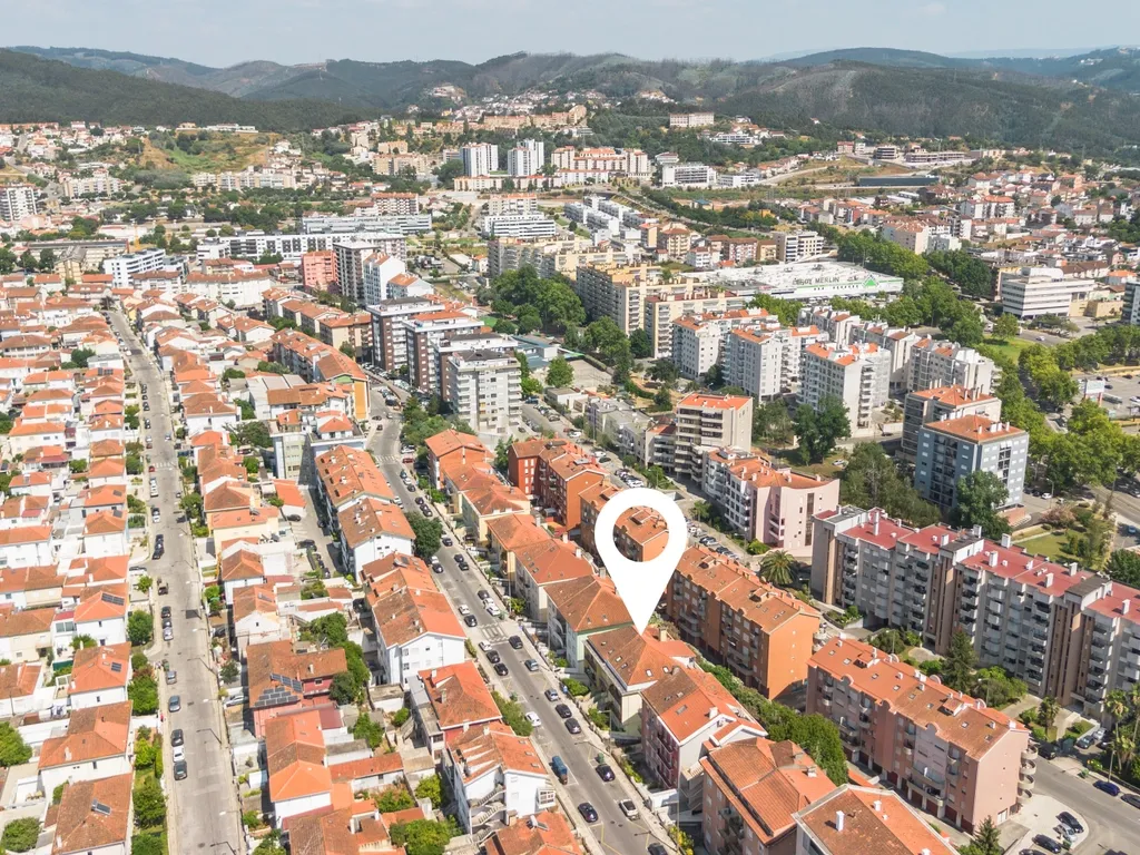 Apartamento T3+1 com logradouro e estacionamento privativos e sótão independente rentabilizado – Bairro Norton de Matos - Coimbra - Image 51