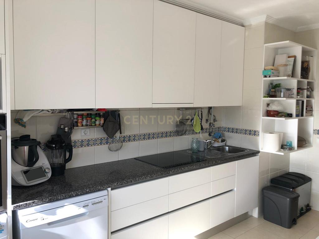 Apartamento T3 – Centro de Portimão - Image 3