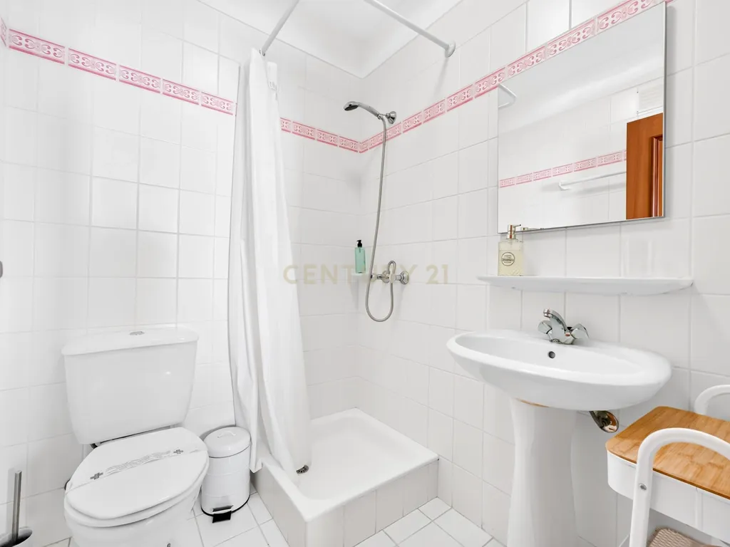Apartamento T3 em Câmara de Lobos - Vista Mar Definitiva - Image 28