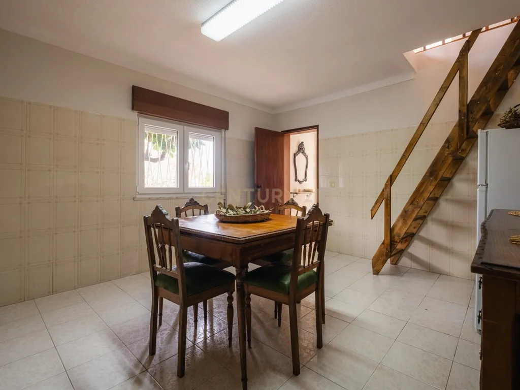 Moradia Renovada em Serpins, Lousã com 3 Casas de Banho - Image 31
