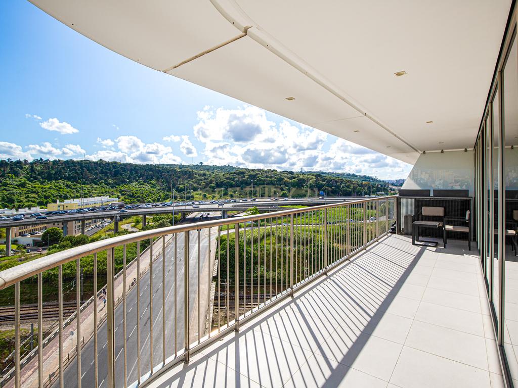 Apartamento de Luxo com 3 Quartos Virado a Sul na prestigiada Infinity Tower - Image 33
