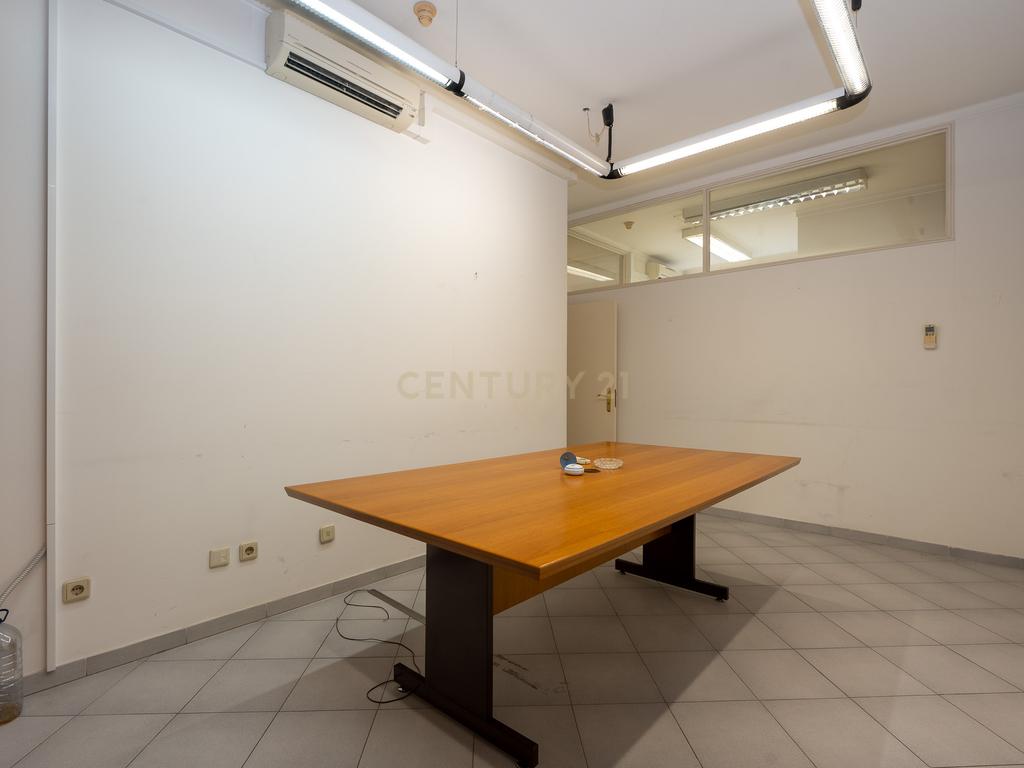 **Fantástica loja de dois pisos em Linda a Velha** - Image 32