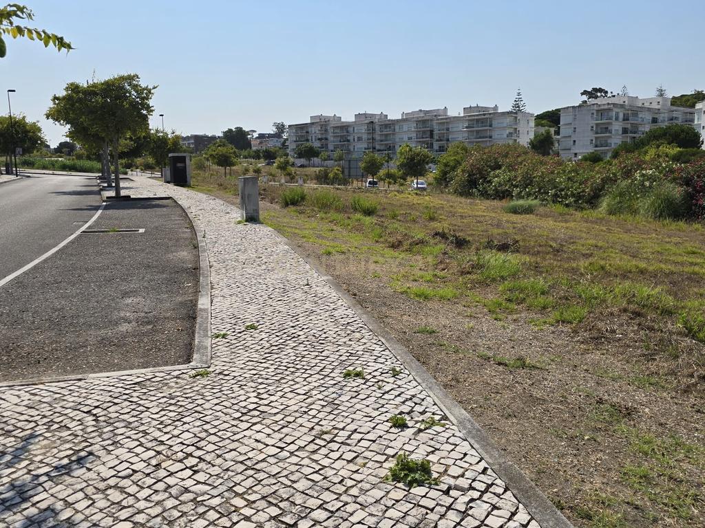 752 m² de Exclusividade num Novo Condomínio na Aldeia dos Capuchos. - Image 14