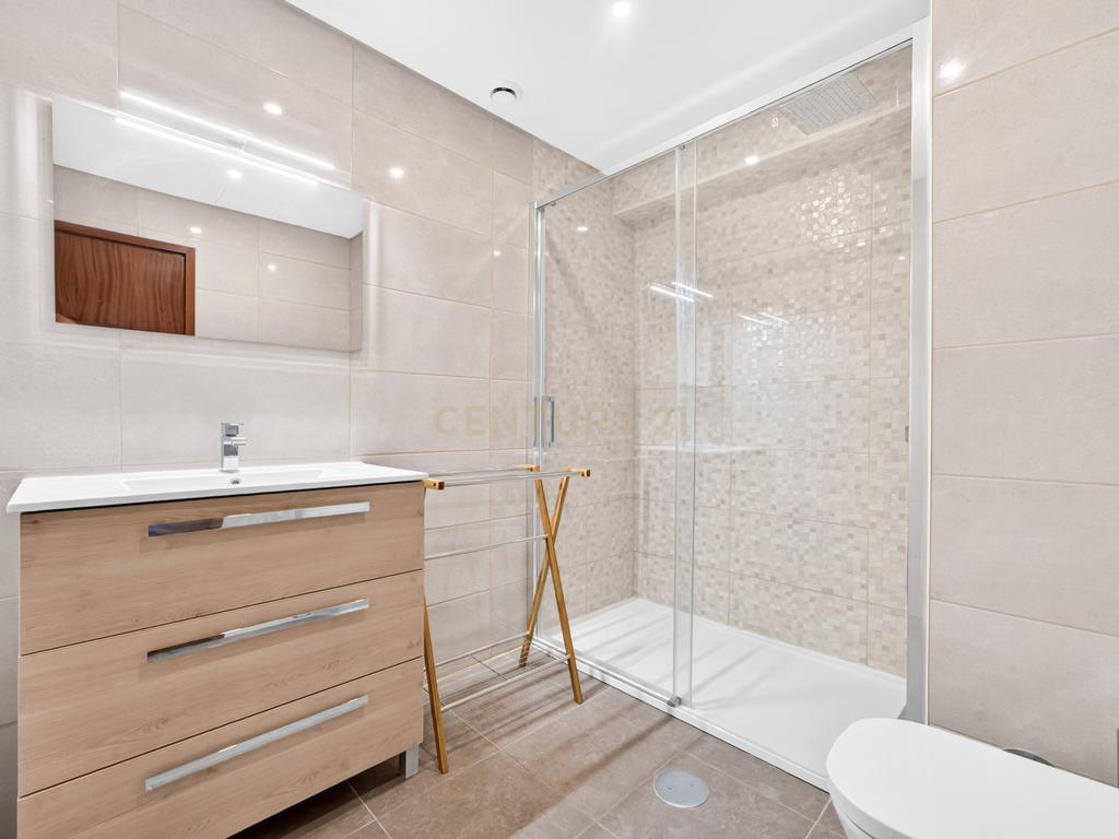 Apartamento T3 para Arrendamento no Funchal - Image 14