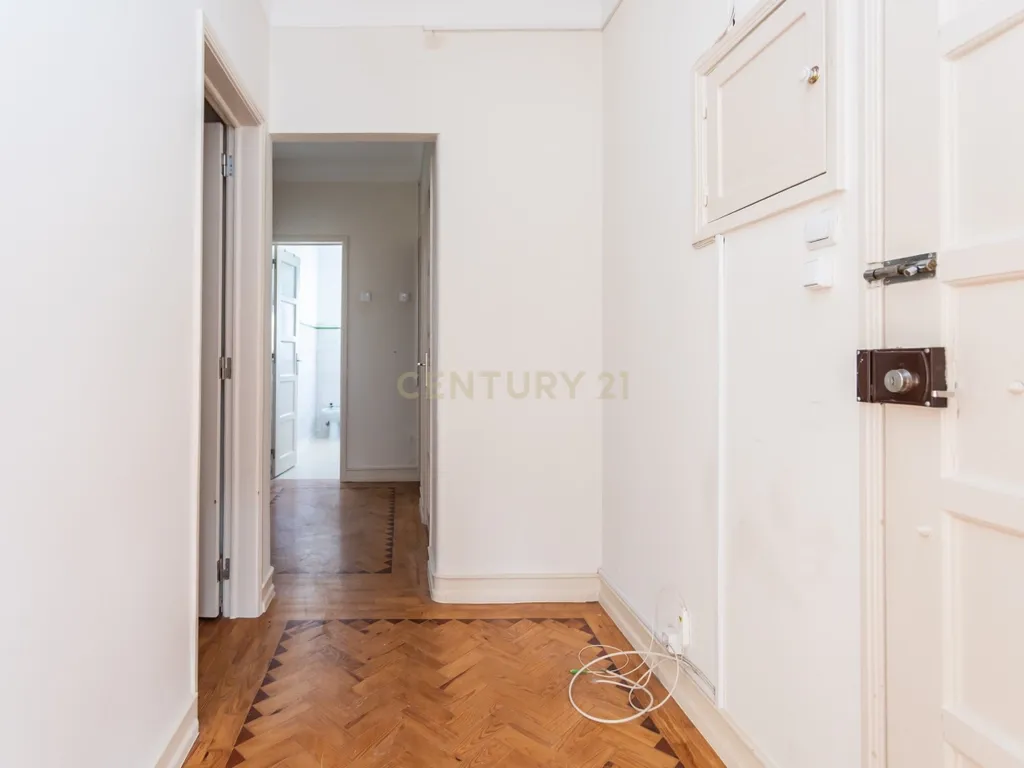 Apartamento T2 em Avenidas Novas, Lisboa - Image 6