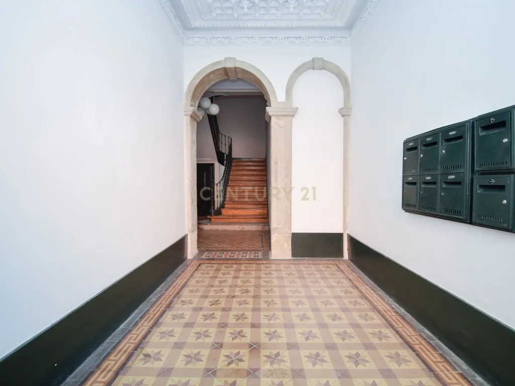 Apartamento T5 Duplex para Arrendamento em Alcântara (2.300€) - Image 27