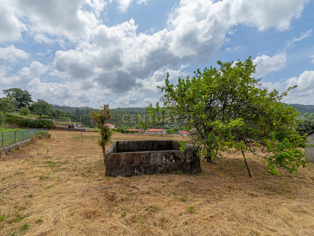 Casa para Recuperação em Braga com Terreno de 5000m² - Image 20