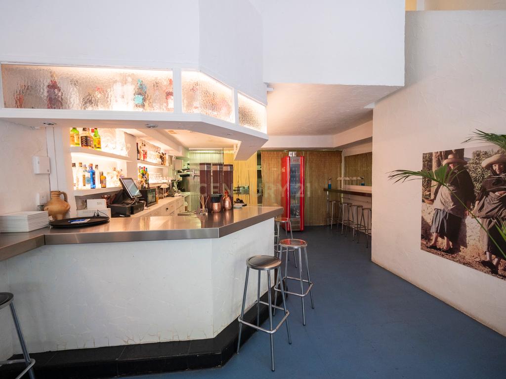 Bar/Restaurante Renovado em Eivissa com Excelente Localização - Image 3
