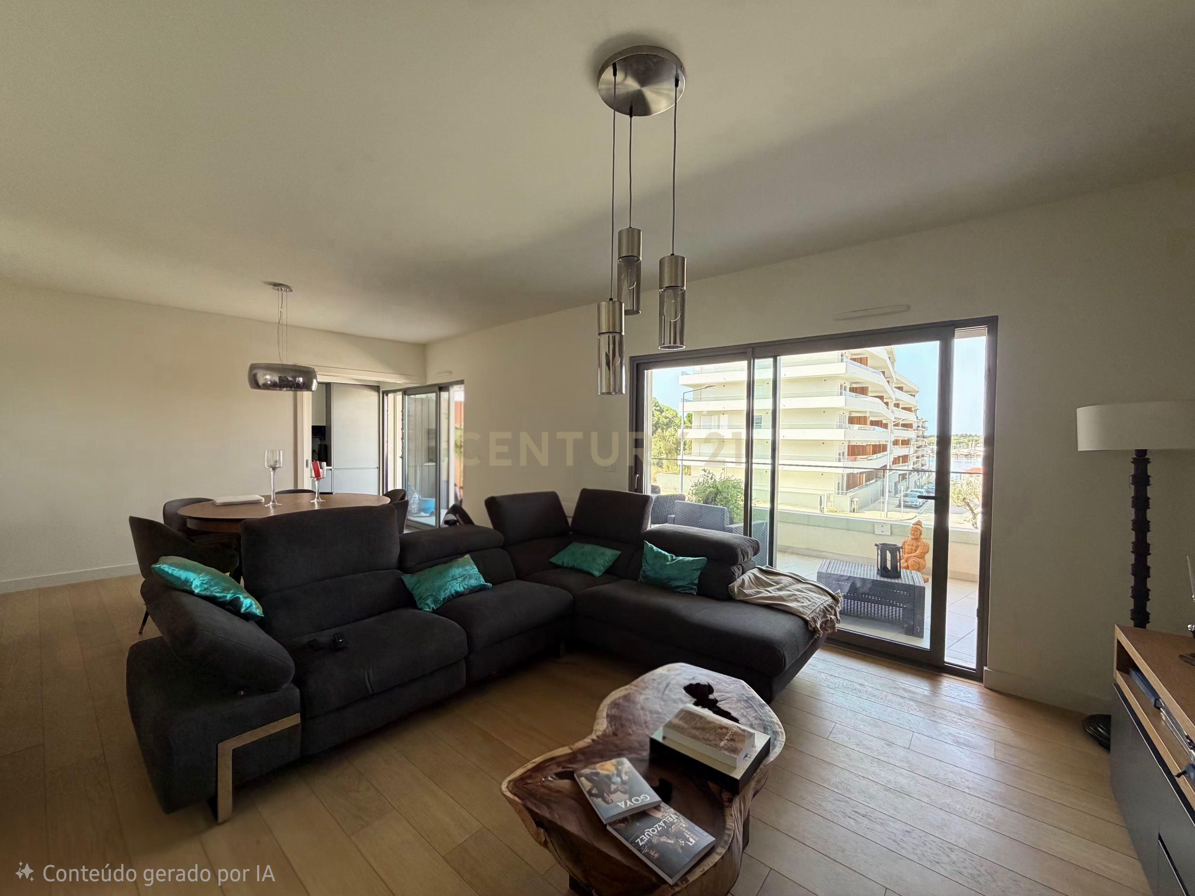 Fotografia 7 de Luxuoso Apartamento T3 com Vista Rio com parqueamento no Seixal