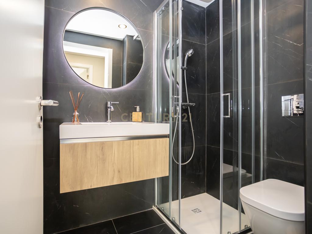 Apartamento T3 Remodelado | Bairro Novo | Seixal - Image 8