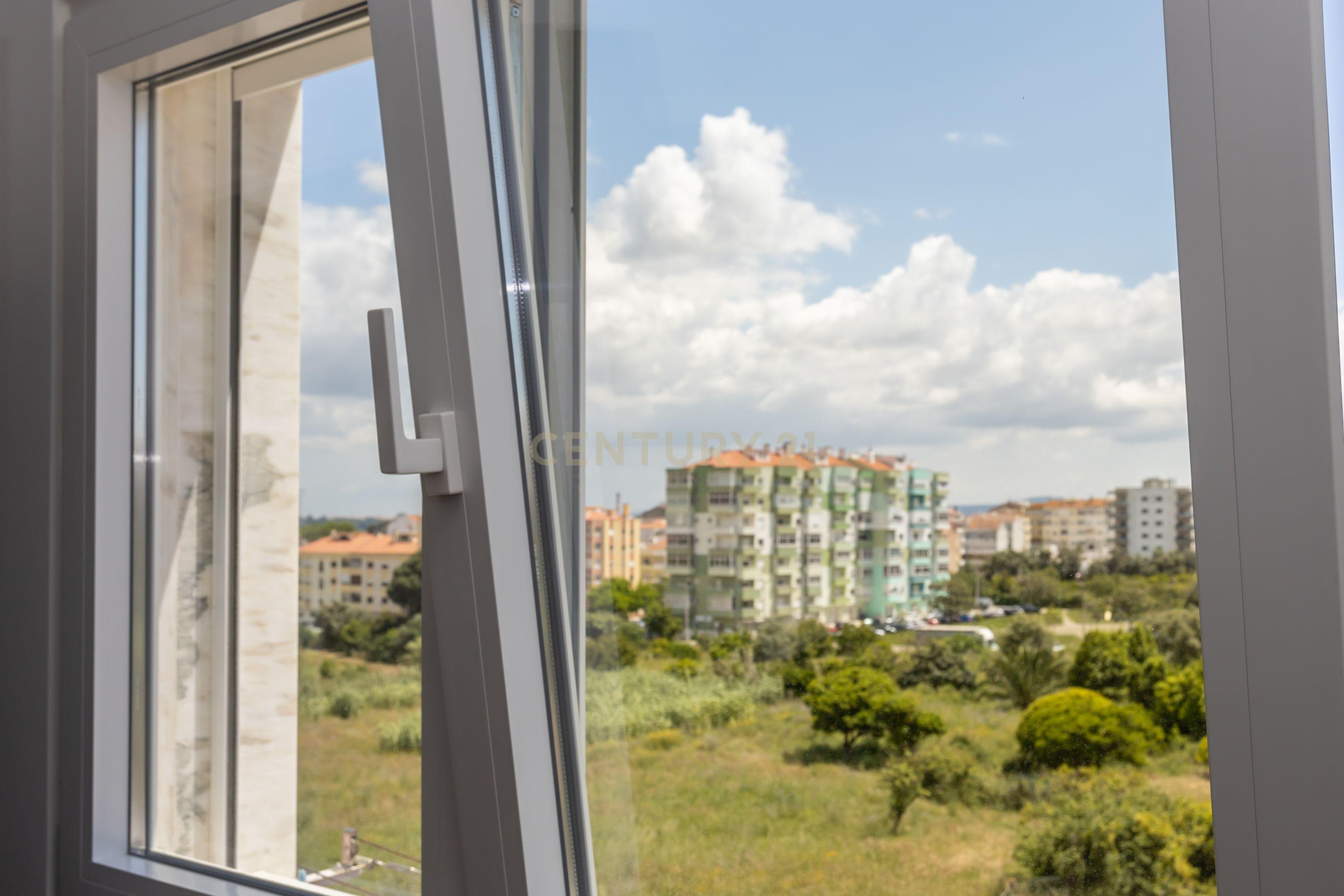 Apartamento T3 Remodelado | Bairro Novo | Seixal - Image 5