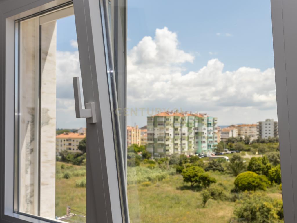 Apartamento T3 Remodelado | Bairro Novo | Seixal - Image 5