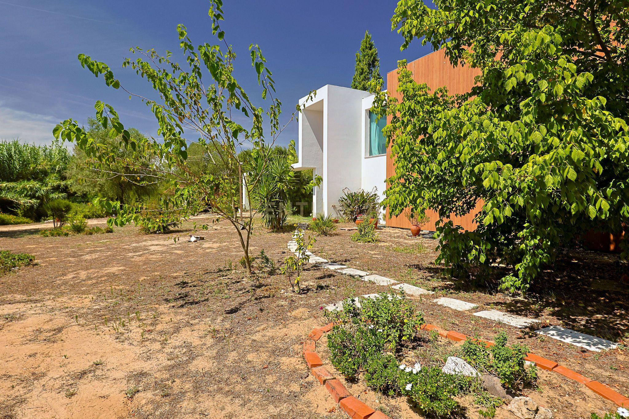 Fotografia 3 de Villa Contemporânea, inserida num lote de 9.500m2 na Quinta do Anjo, Palmela.