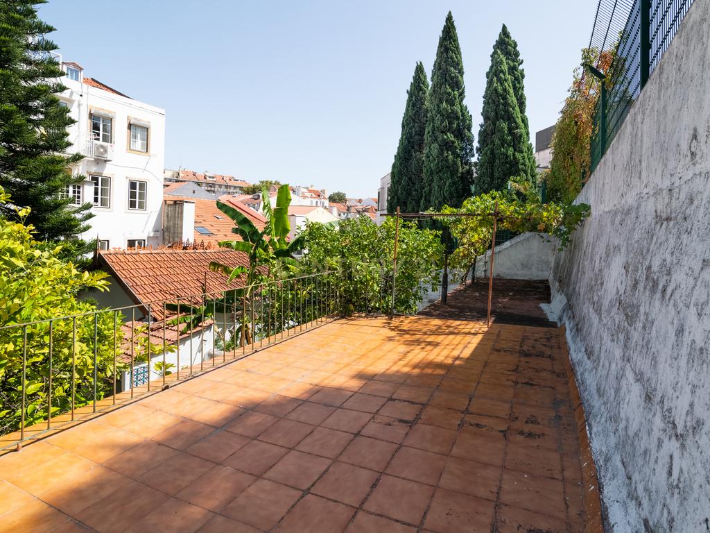 Apartamento T4+2 com logradouro de 187,75 m² na Estrela - Image 47