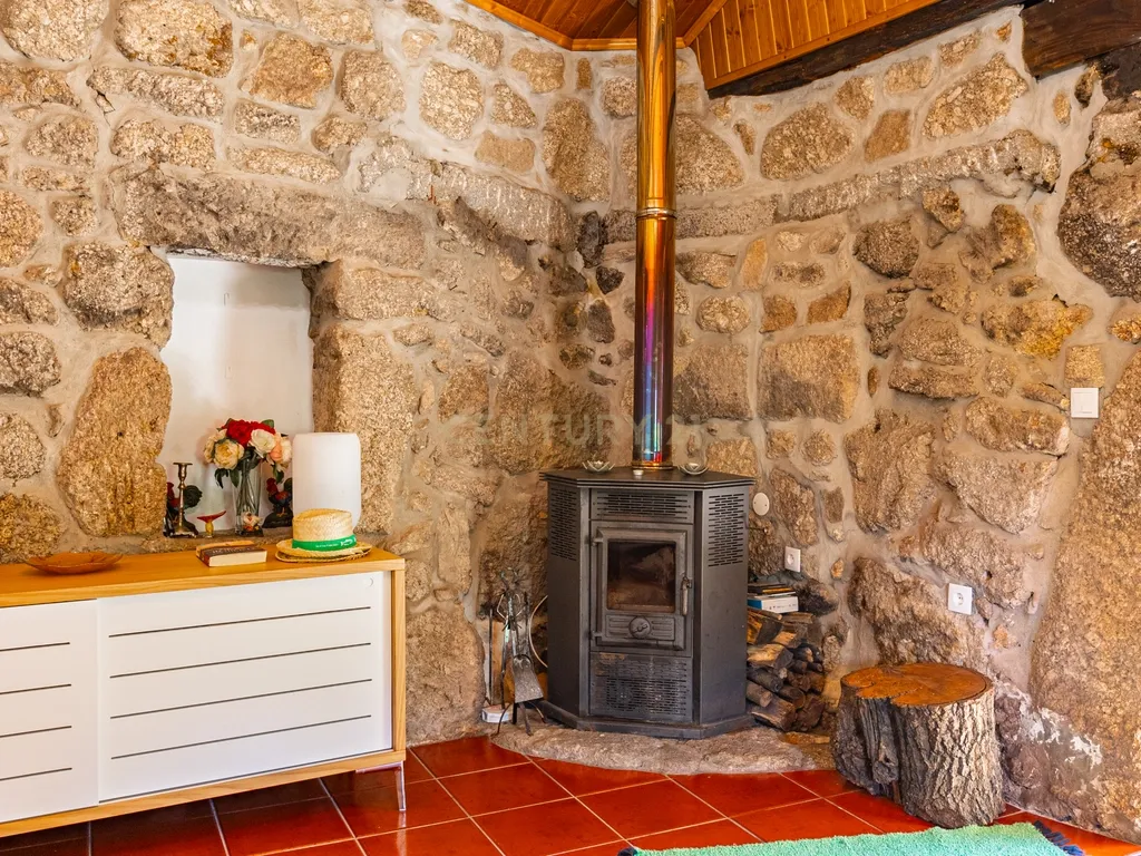 Um Refúgio no Gerês com 2 casas junto ao Rio - Image 18