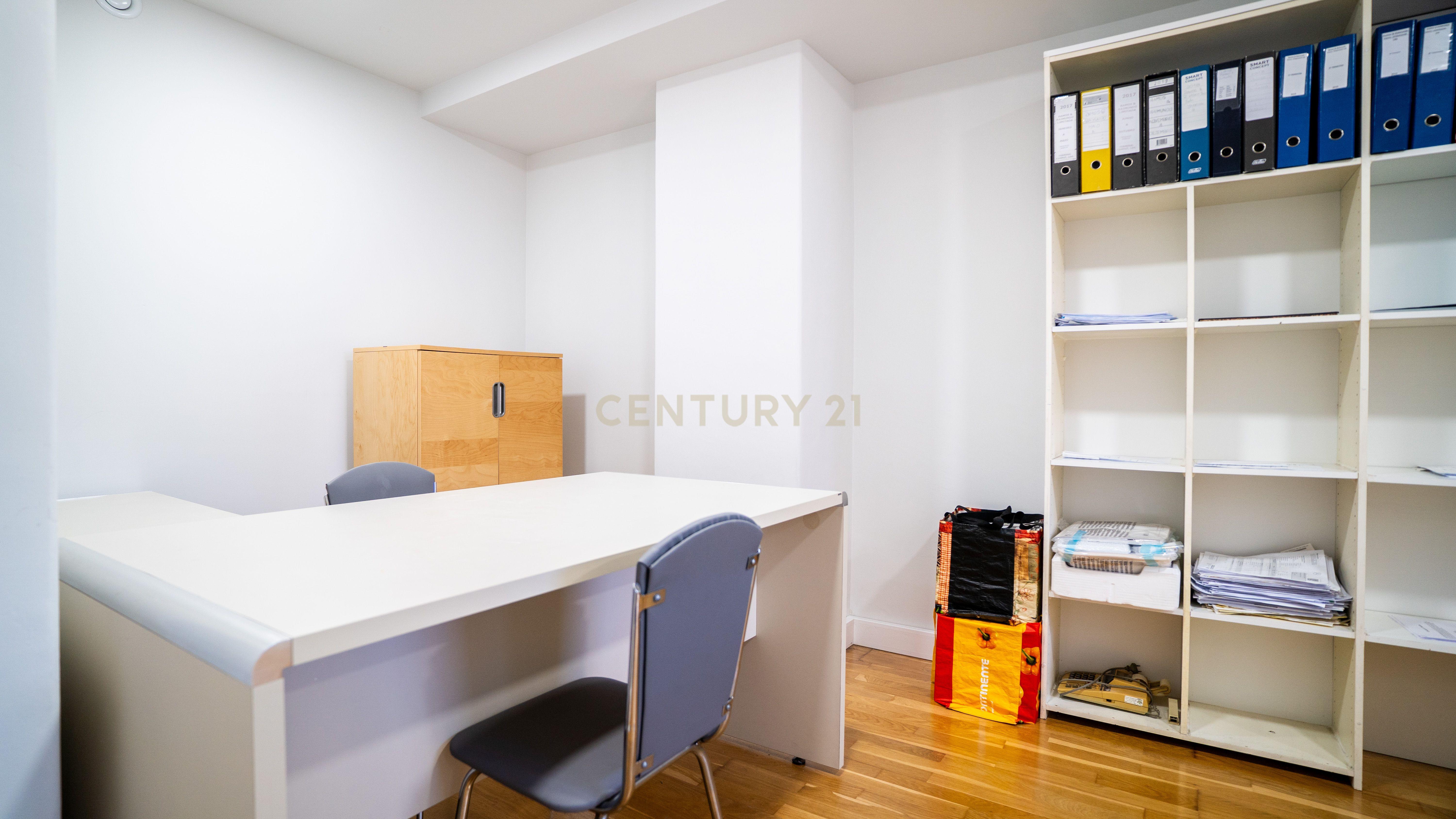 Escritório Mobilado para Arrendamento – Ramada, Odivelas | 92m² | 1.000€/mês - Image 2