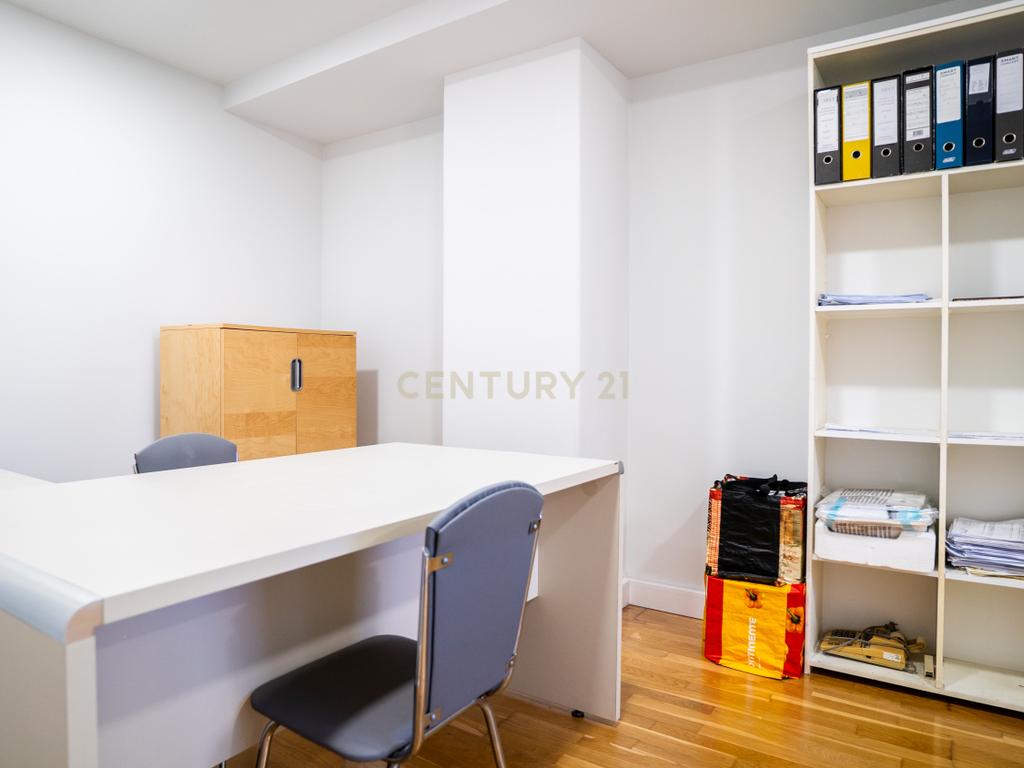 Escritório Mobilado para Arrendamento – Ramada, Odivelas | 92m² | 1.000€/mês - Image 2