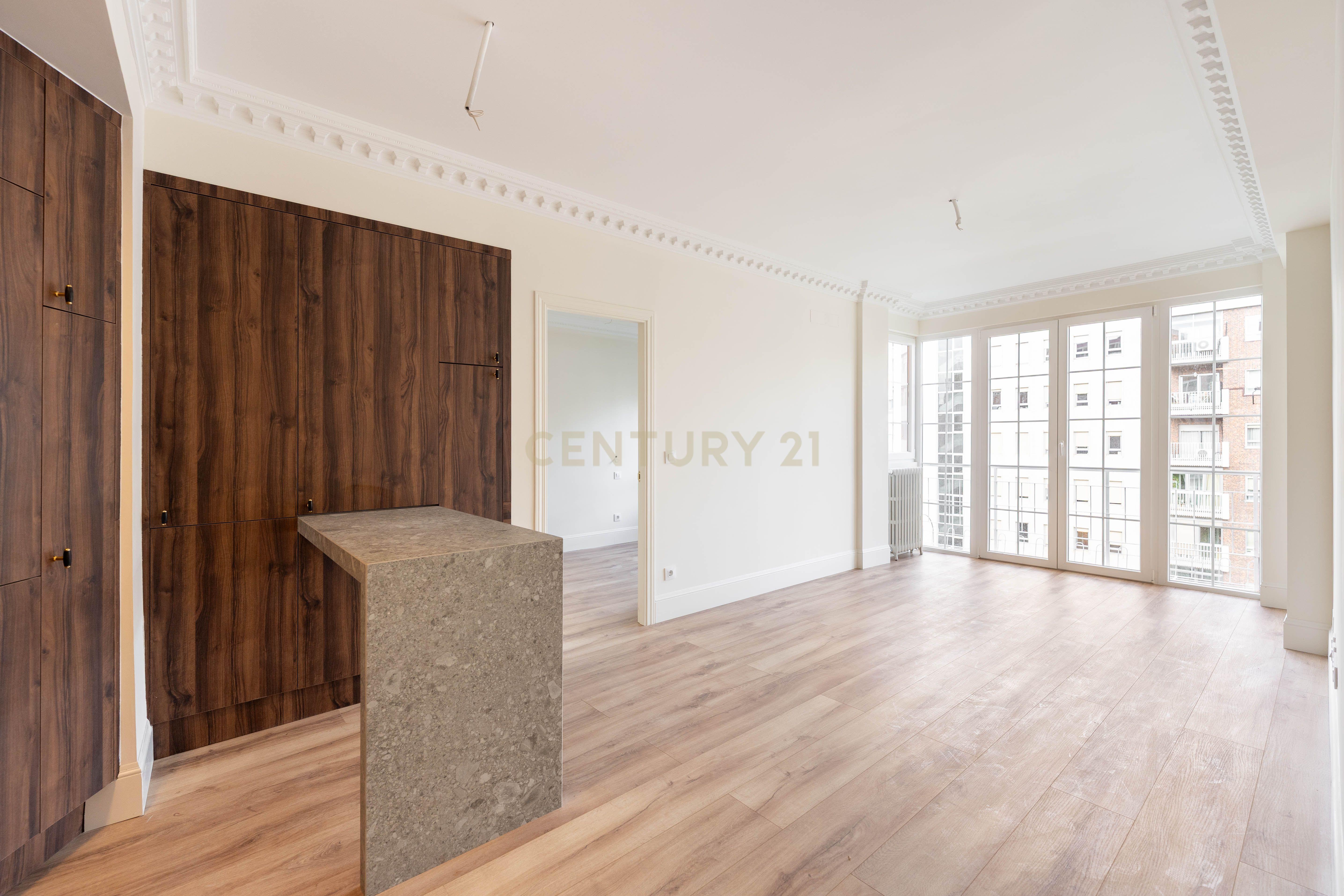 APARTAMENTO LUMINOSO Bº DE SALAMANCA - Image 1