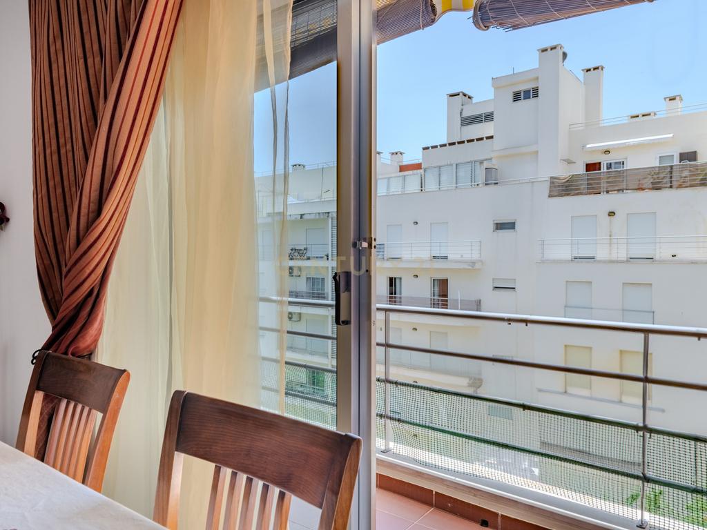 Apartamento T2 - Oportunidade Única a 5 Min da Praia da Rocha! - Image 10