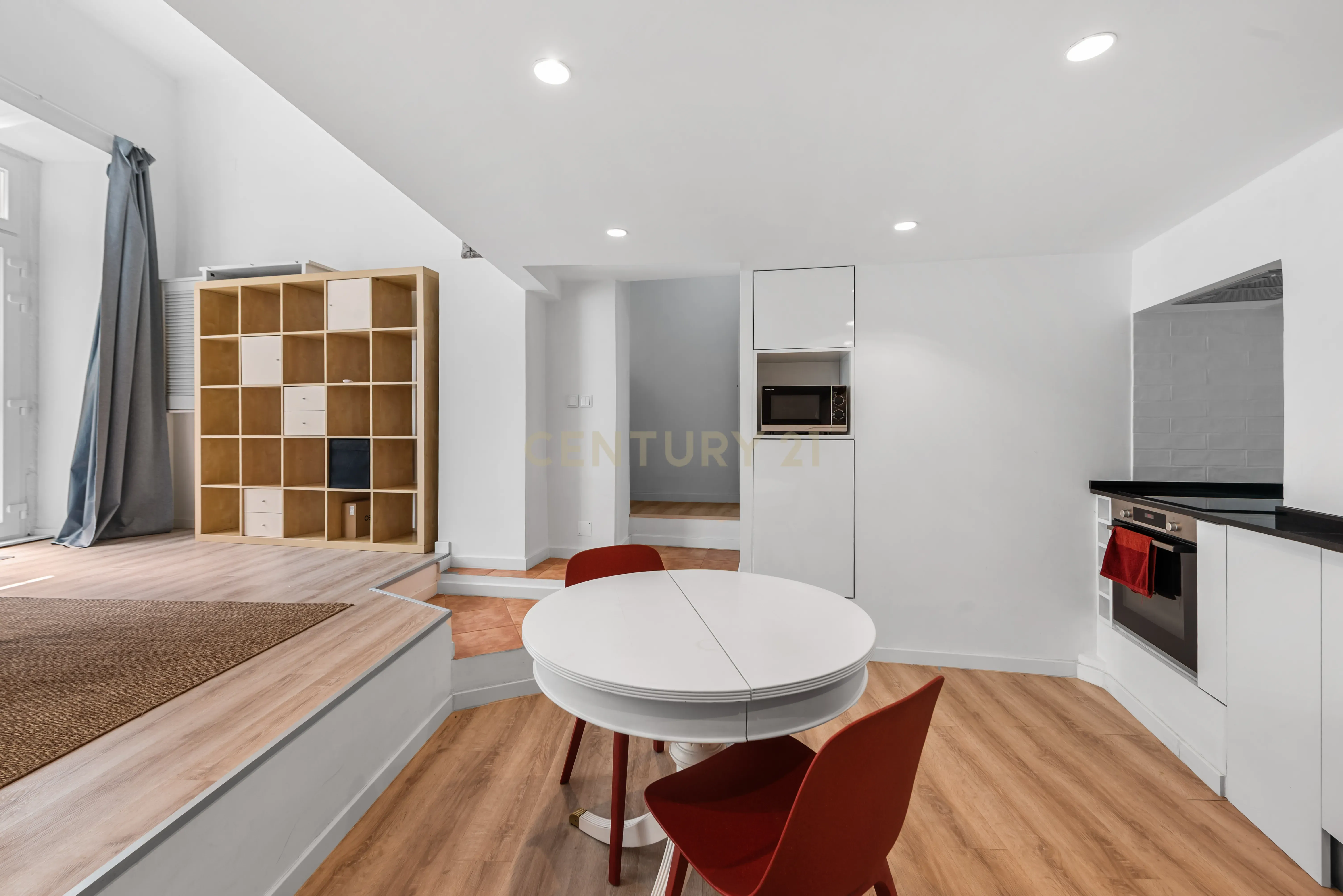 Fotografia 5 de Loft T0+1 Renovado em Alcântara a 50 metros da futura estação de metro de Alcântara