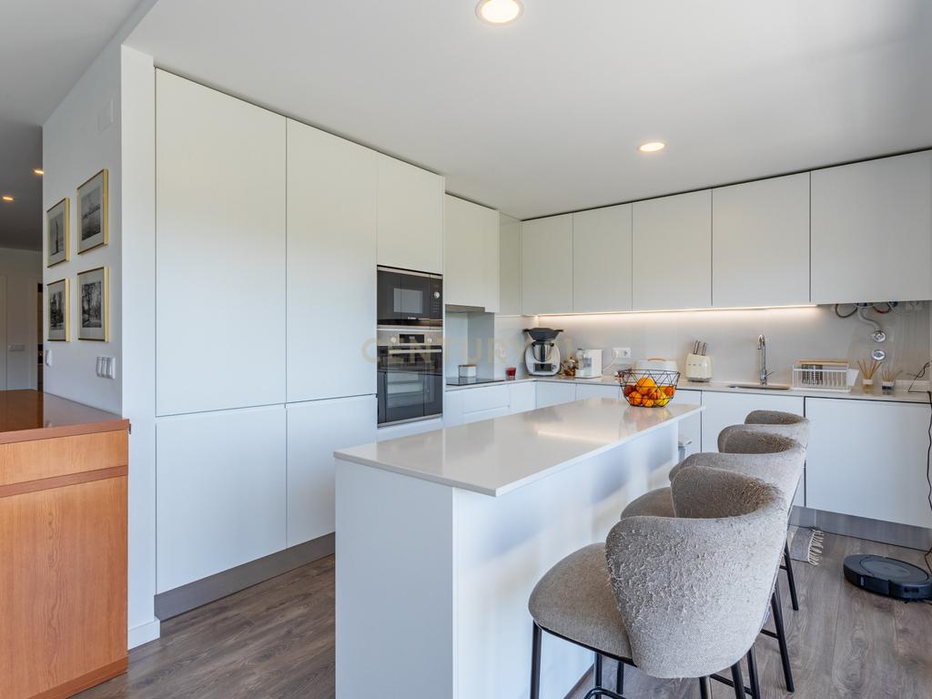 Apartamento T3 Luminoso e Recente na Ramada – Viva com Qualidade! - Image 10