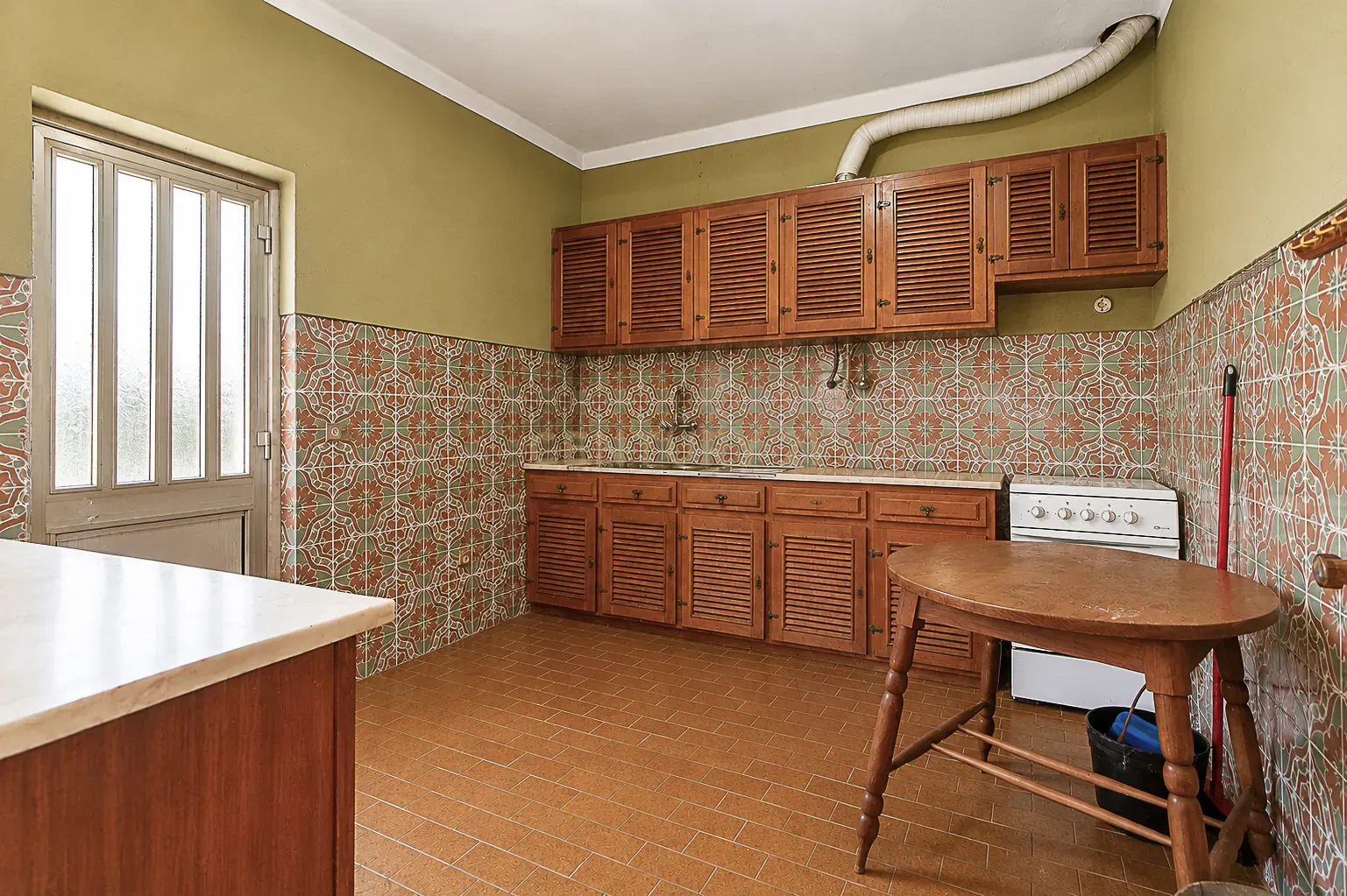 Fotografia 11 de Moradia para Remodelação com 1.332 m² de Terreno – Potencial para Destaque e Construção de 2 a 3 Moradias