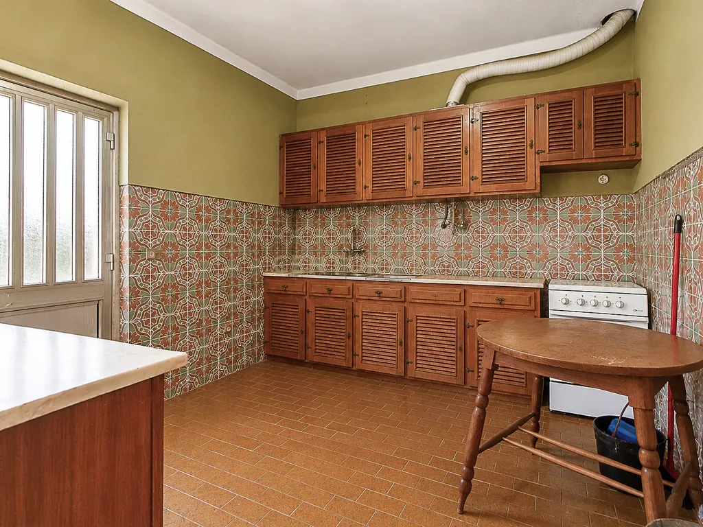 Moradia para Remodelação com 1.332 m² de Terreno – Potencial para Destaque e Construção de 2 a 3 Moradias - Image 11