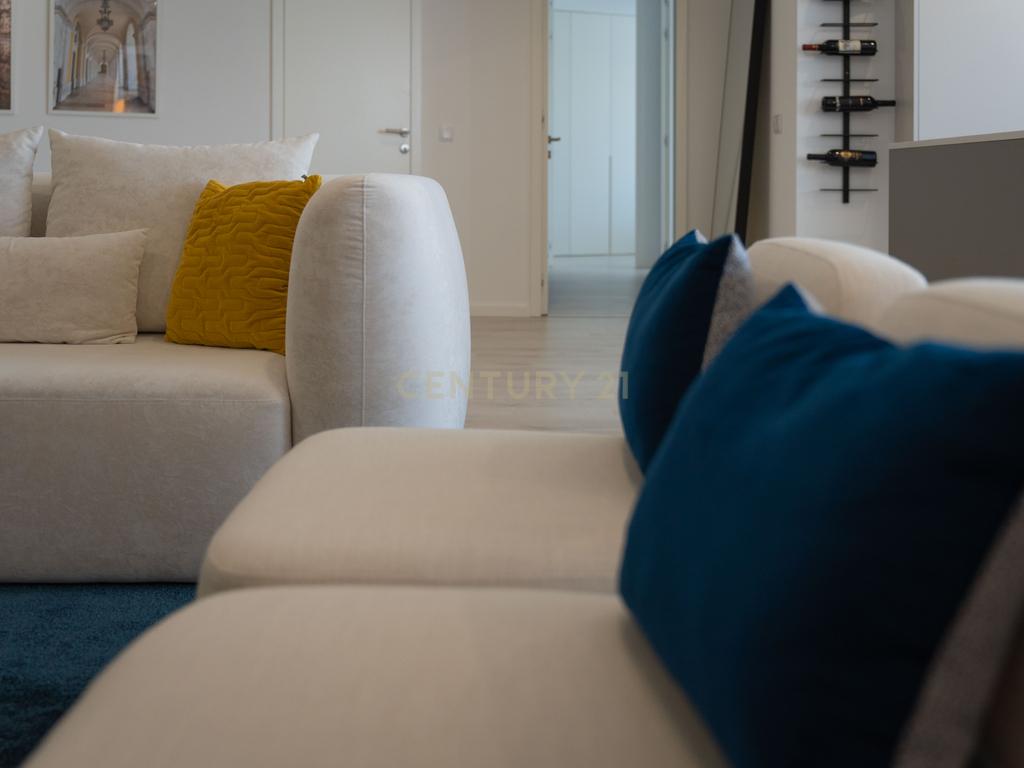 Luxuoso Apartamento Novo com Vista Parque em Lousada - Image 8