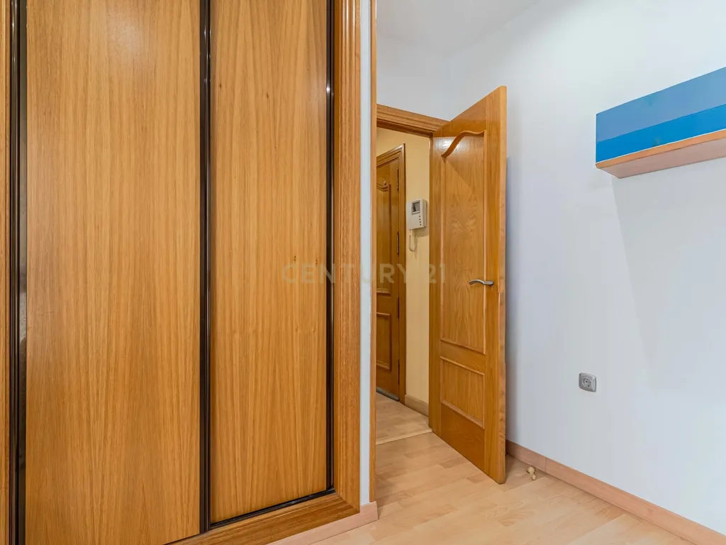 - Image 21