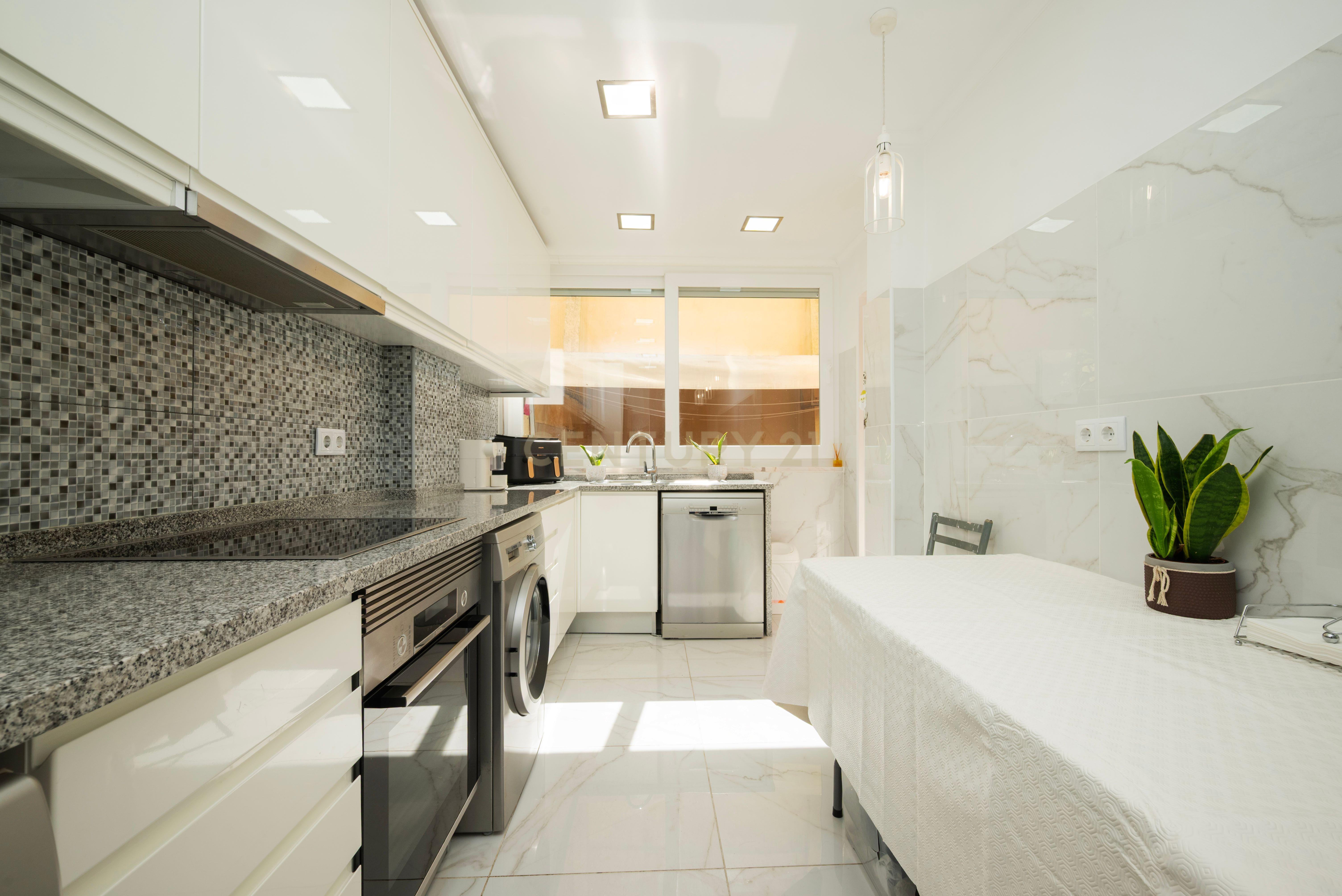Fotografia 5 de Apartamento T3 em Odivelas, Remodelado e com Terraço