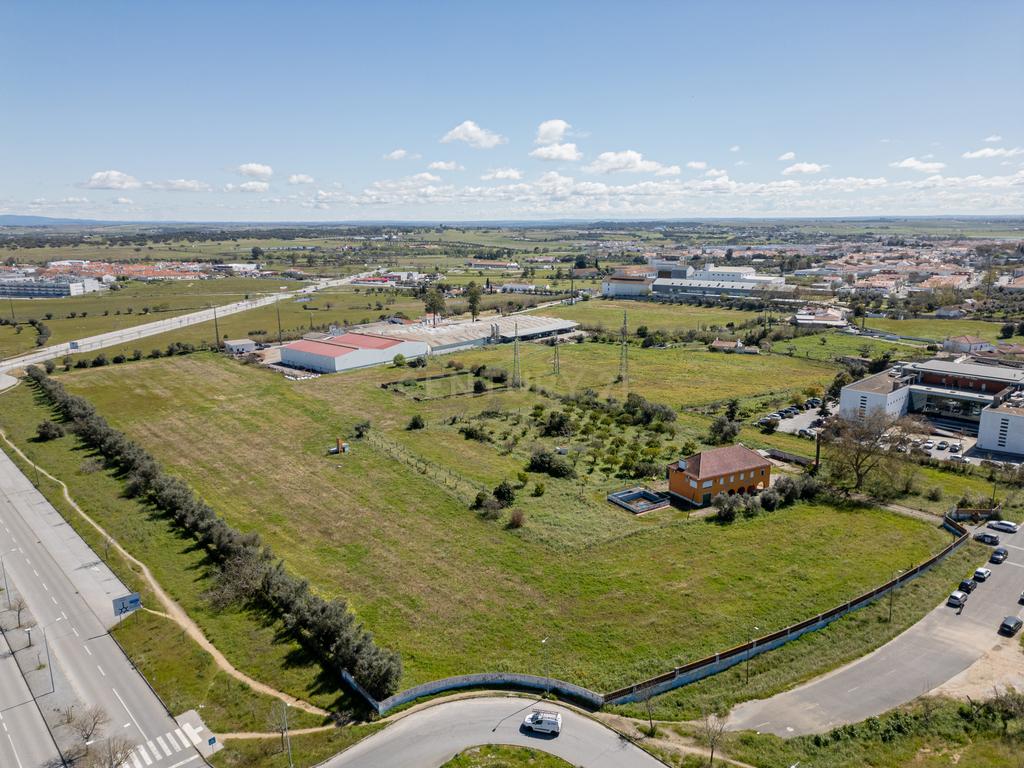 ÉVORA-PORTUGAL- Terreno em Local de Luxo,  Construível em Évora - 31.681m² -Oportunidade para SI e para ÉVORA! - Image 7