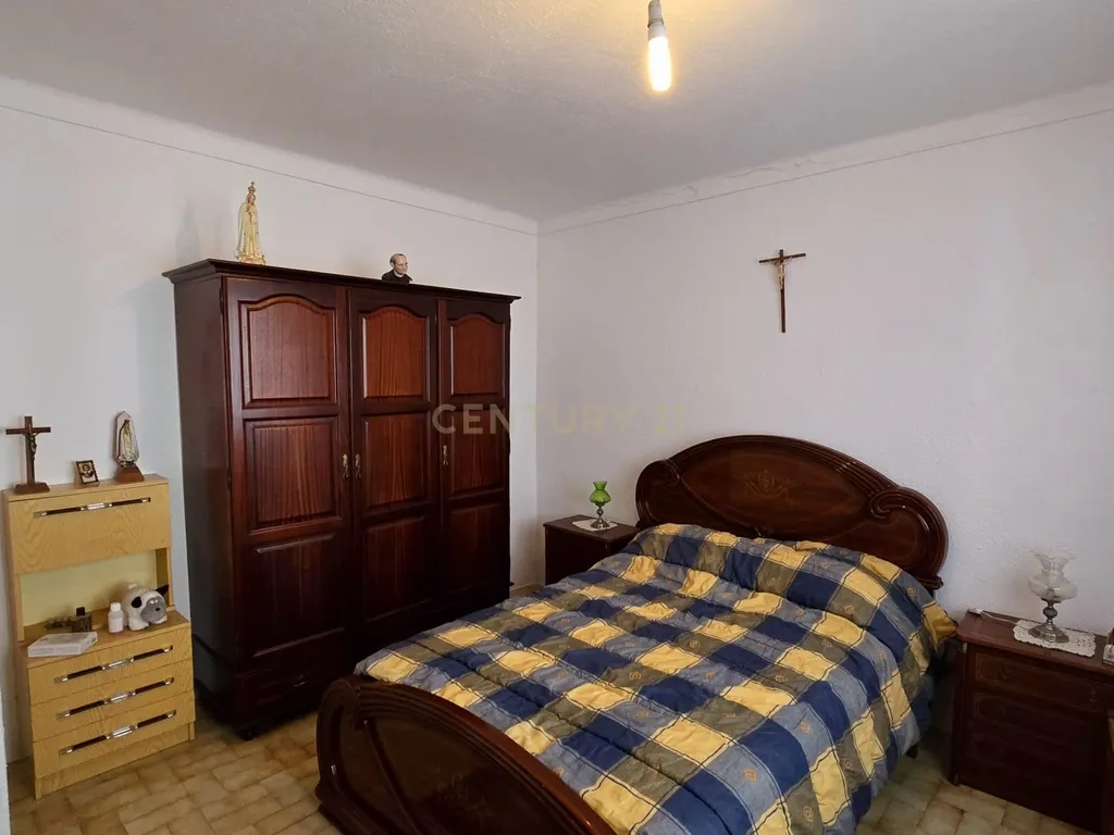 Moradia com Vista Desafogada e Potencial para Duas Habitações Independentes – Ilhas, Arraiolos Évora - Image 11
