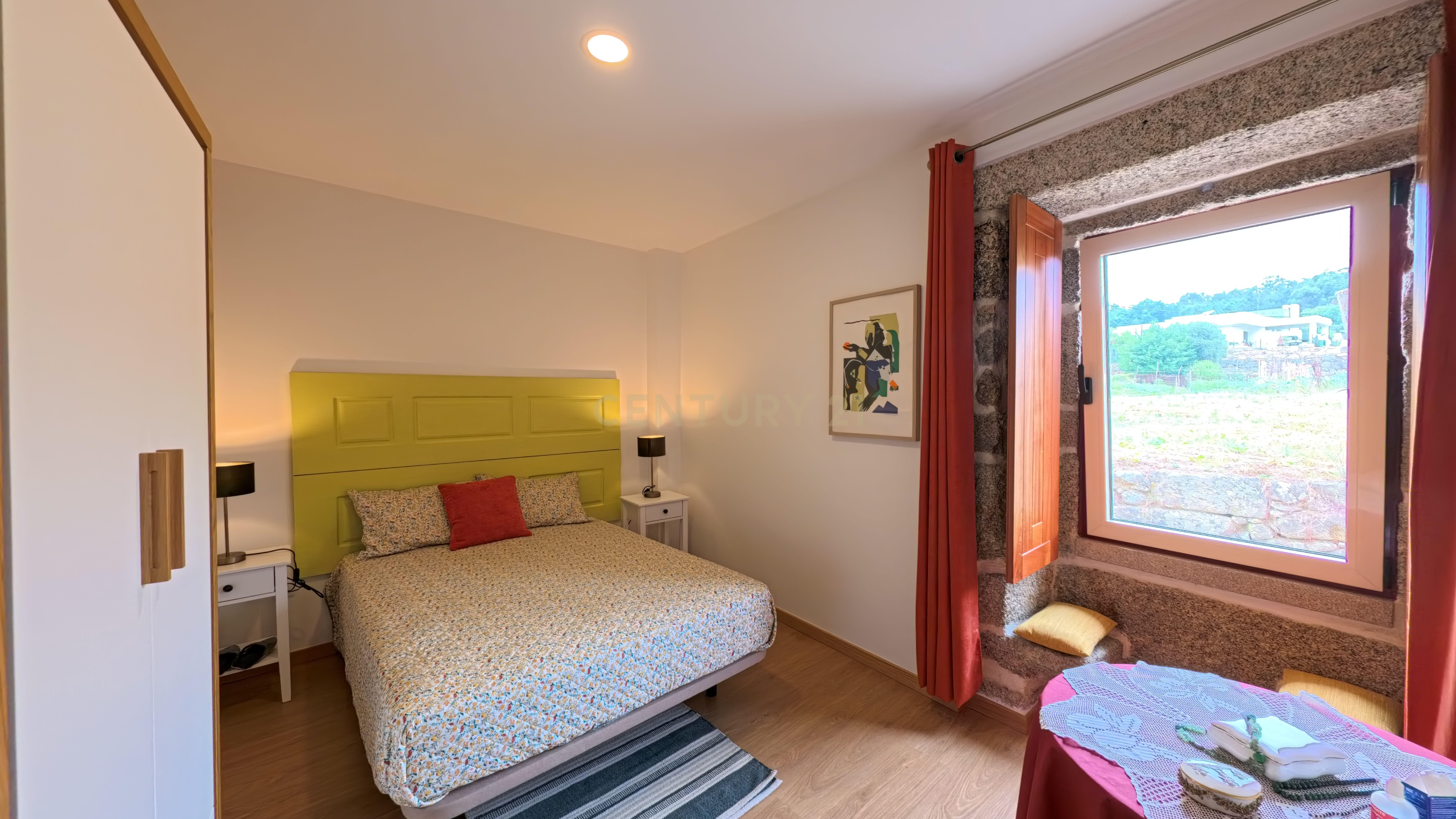 Fotografia 8 de Apartamento T2 em moradia totalmente mobilado e equipado em Couto de Baixo- Viseu