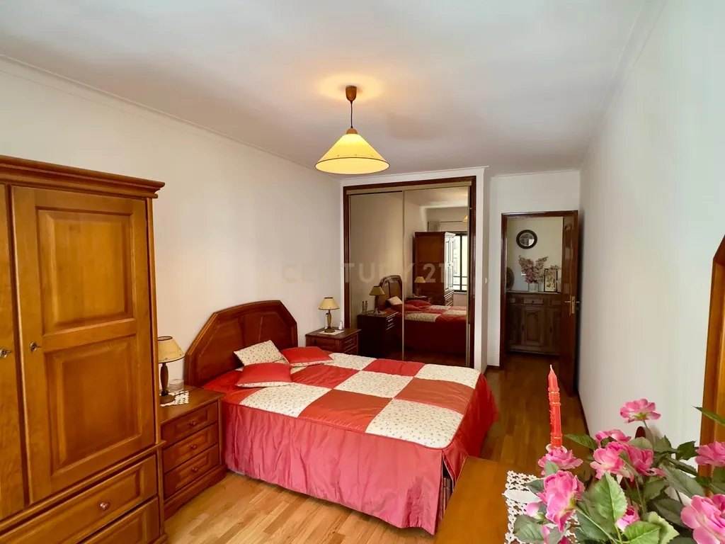 Apartamento T2 em Massamá Norte - Image 9