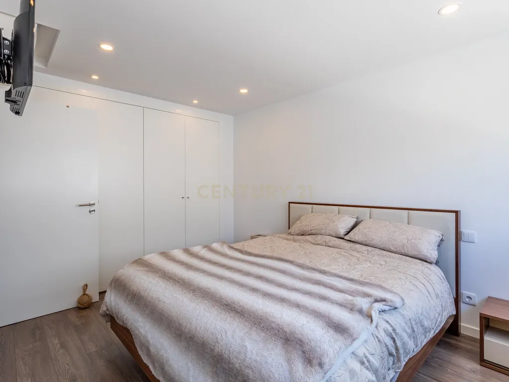 Apartamento T3 Luminoso e Recente na Ramada – Viva com Qualidade! - Image 21