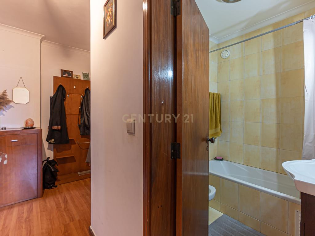 Apartamento T1  com garagem e varanda à Venda – Constituição | Porto Junto ao Vitalis Park (Centro de Treinos FCP)  - Image 6