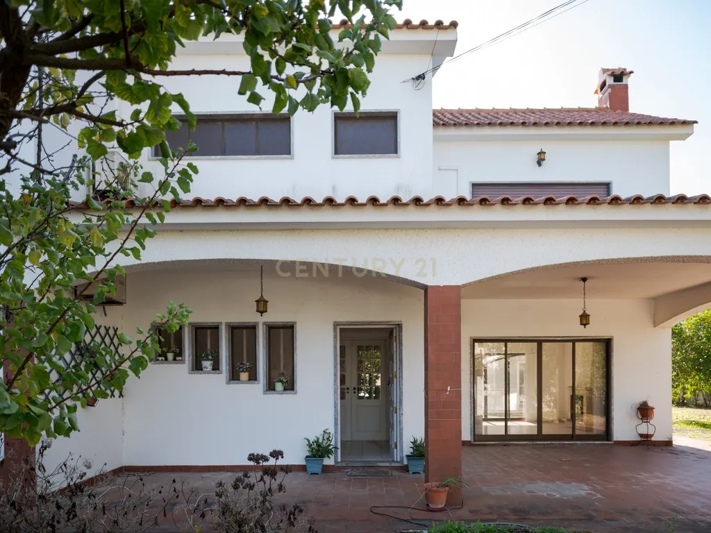 Moradia T4 Geminada à Venda na Marisol — 200 m² | Lote 900 m² | Piscina - Image 8