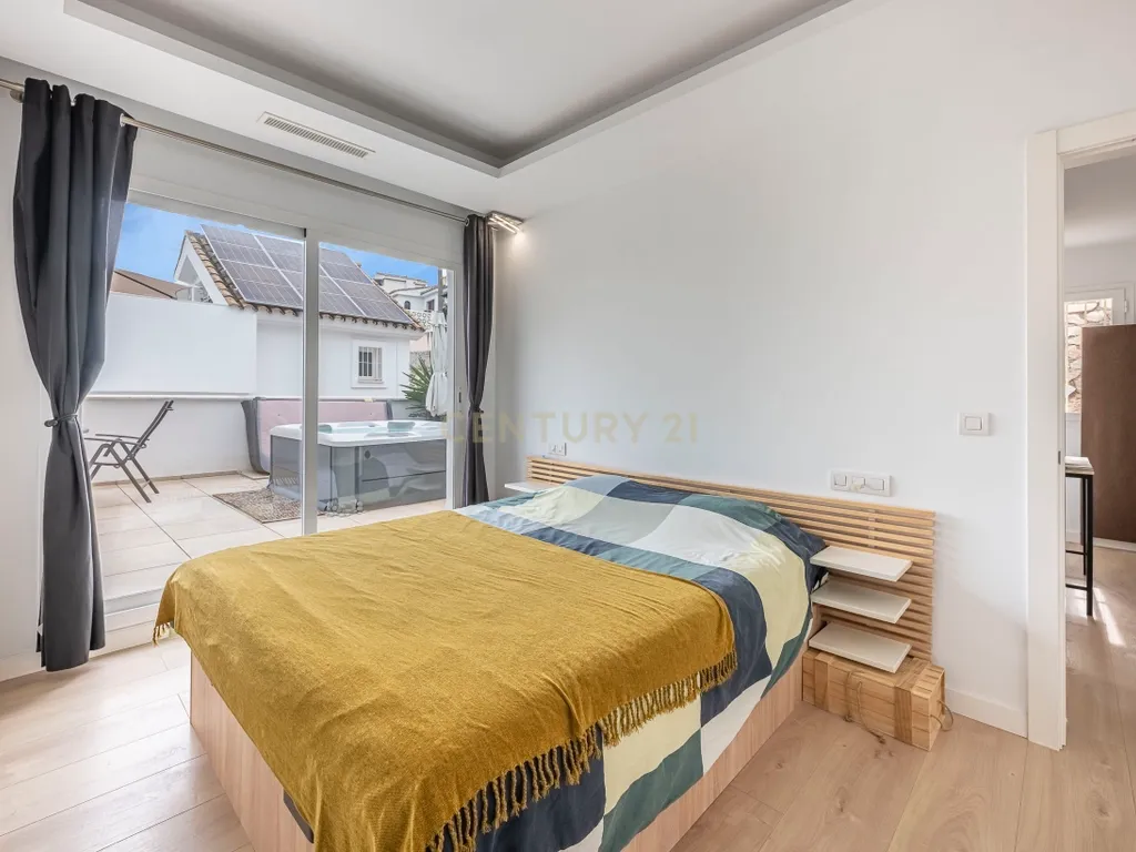 Moradia de Luxo a 500 Metros da Praia - Image 24