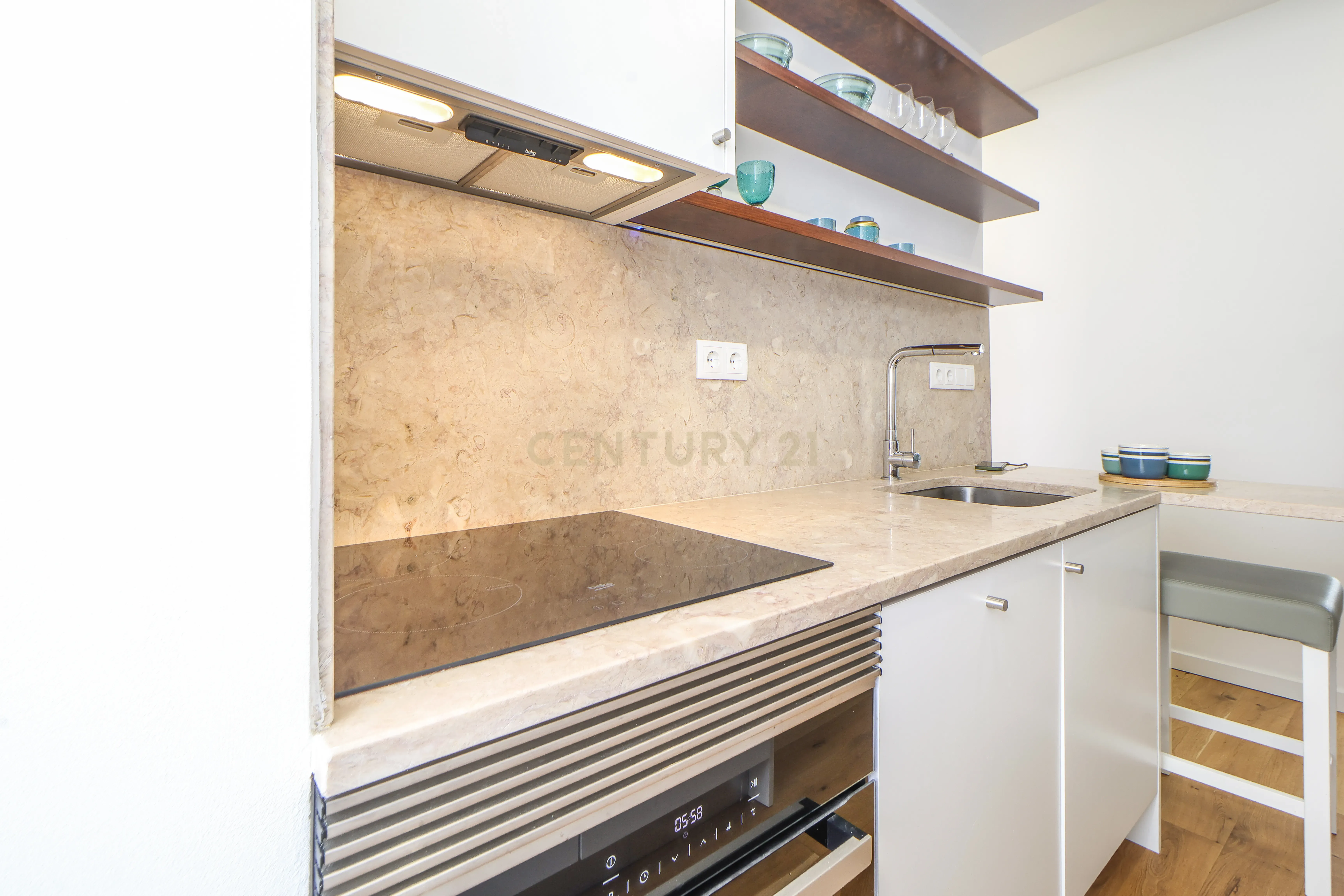 Apartamento T1 mobilado e equipado nas Avenidas Novas, Lisboa - Image 9