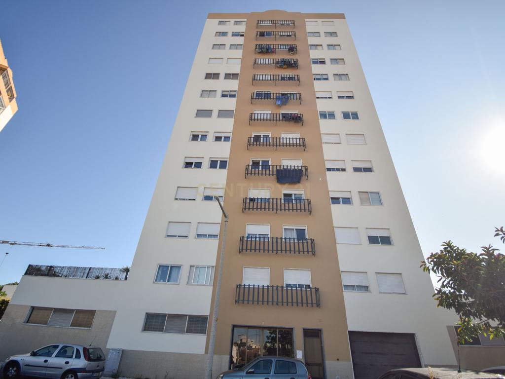 Apartamento T2 com Garagem, Arrecadação e Excelente Luminosidade – Arroja, Odivelas - Image 19