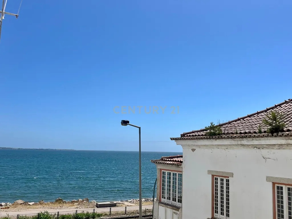 Apartamento T2 com Vista Mar em Cruz Quebrada, Oeiras - Image 1