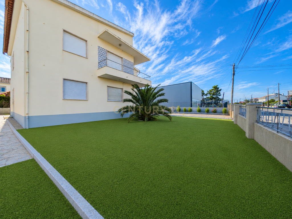 Pinhal Palmeira - Moradia Bifamiliar + Moradia T2 com Armazém em Terreno de 1.010 m² - Image 41