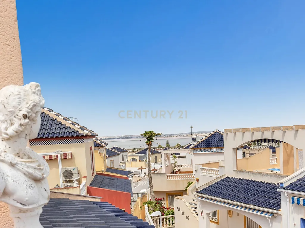 Chalet em Torrevieja, Alicante — Oportunidade de Investimento - Image 32