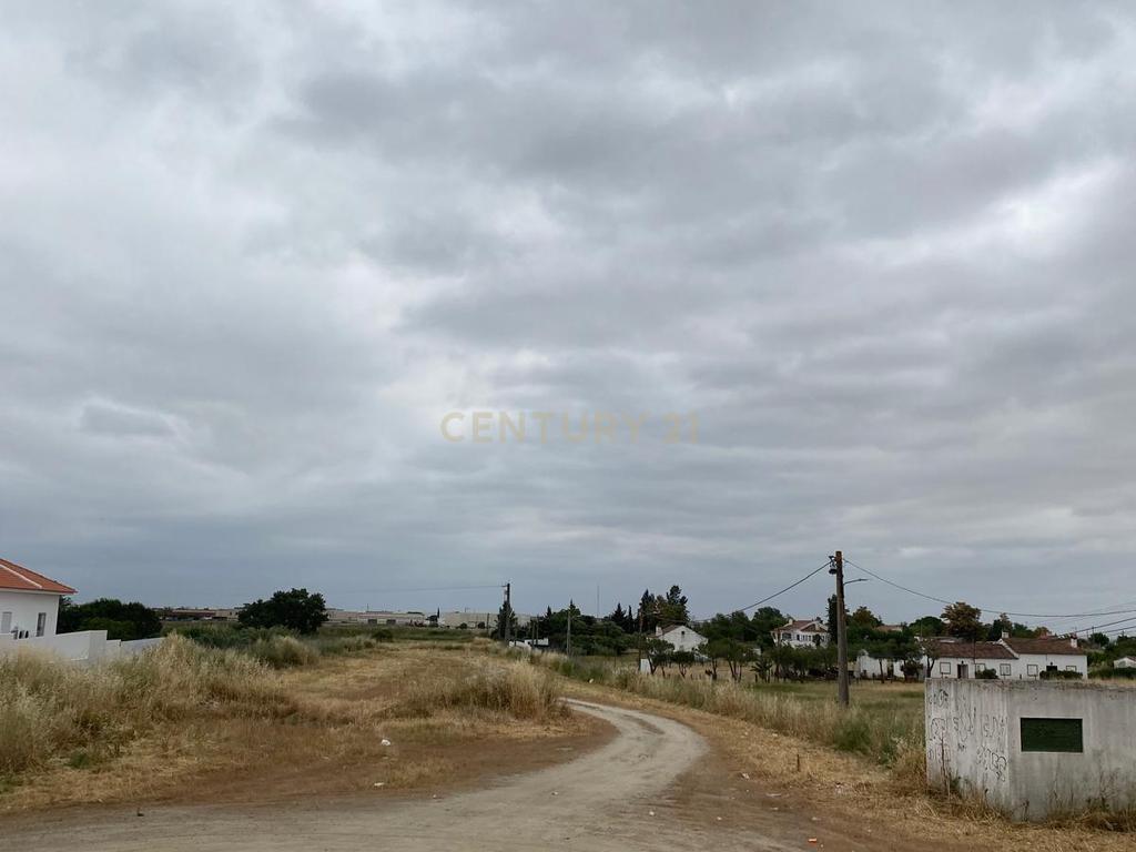 TERRENO COM PROJECTO APROVADO 18 LOTES PARA CONSTRUÇÃO DE MORADIAS EM ÉVORA - Image 2