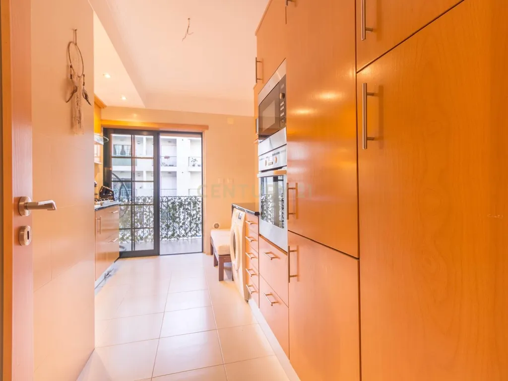 Apartamento Moderno em Carcavelos com Vista e Proximidade à Praia - Image 6