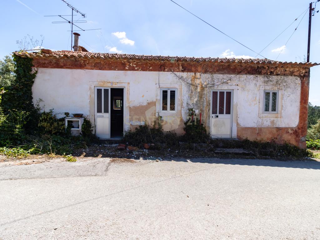 Moradia T2 para reconstrução em Casais da Abadia, Caxarias, Ourém - Image 6